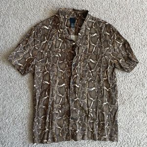 H&M Snake print button down in US: Men Size Small